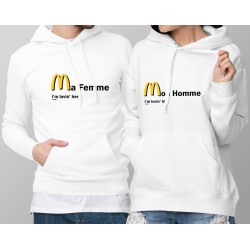 Pull-over blanc à capuche humoristique pour couple DUOPACK - I'm lovin him, her - comme les Hamburgers frites du fastfood